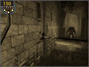 W wyrwie w murze dostajemy się wyżej [149] i ponownie zmuszeni jesteśmy uciekać przed bossem po ścianie [150] - Południowe przejście - teraźniejszość (3) | Dama w niebezpieczeństwie, Mroczna dłoń losu - Prince of Persia: Dusza Wojownika - poradnik do gry