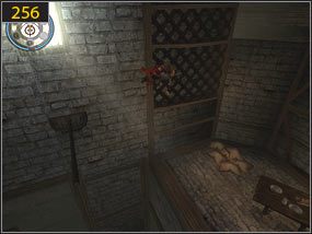 Aby dostać się do dźwigni, należy przedostać się pomiędzy poruszającymi się w wodzie łopatkami (pokonujemy je używając przewrotu w przód) i wydostać się na chodnik po prawej [255] - Mechaniczna jama - przeszłość (1) | Trybiki i śrubki | PoP Dusza Wojownika - Prince of Persia: Dusza Wojownika - poradnik do gry