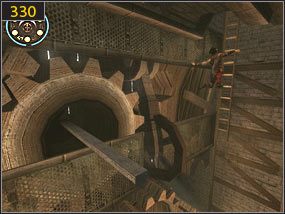 Pokonujemy go znanym sposobem [329] i wspinamy się do góry po drążkach i belkach wystających z kół zębatych [330] - Pokój aktywacyjny - przeszłość (3) | Trybiki i śrubki | PoP Dusza Wojownika - Prince of Persia: Dusza Wojownika - poradnik do gry