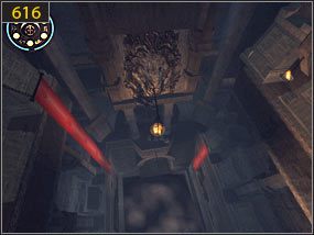 Wspinamy się po kolumnie [615], przeskakujemy na drugą i kontynuujemy wspinaczkę za pomocą drążków [616] - Święte jaskinie - przeszłość (1) | Drugie podejście | PoP Dusza Wojownika - Prince of Persia: Dusza Wojownika - poradnik do gry