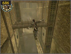 Następne przesuwamy dźwignię [685] i wspinamy się na drewniana belkę - dzięki temu możemy pokonać przeszkodę [686] - Kuźnia - przeszłość | Lustrzane przeznaczenie | Prince of Persia Dusza Wojownika - Prince of Persia: Dusza Wojownika - poradnik do gry