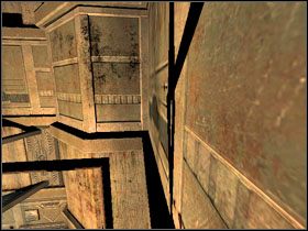 Skorzystaj z drzwi, aby znaleźć się na platformie umieszczonej w wysokim pomieszczeniu - 06 - Mainframe (1) | Solucja | Kroniki Riddicka Ucieczka z Butcher Bay - Kroniki Riddicka: Ucieczka z Butcher Bay - poradnik do gry