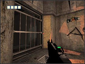 Teraz musisz wrócić się do bramy wejściowej w pobliżu Infirmary - 07 - Prison Yard Riot | Solucja | Kroniki Riddicka Ucieczka z Butcher Bay - Kroniki Riddicka: Ucieczka z Butcher Bay - poradnik do gry