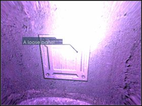 W kolejnym pomieszczeniu zauważysz tylko latarki dwóch strażników, gdyż jest tu bardzo ciemno - 18 - Work Pass | Solucja | Kroniki Riddicka Ucieczka z Butcher Bay - Kroniki Riddicka: Ucieczka z Butcher Bay - poradnik do gry