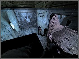 Wejdź po drabince obok na górę i przejdź przez kratę do kanału wentylacyjnego - 27 - Contain Router (1) | Solucja | Kroniki Riddicka Ucieczka z Butcher Bay - Kroniki Riddicka: Ucieczka z Butcher Bay - poradnik do gry