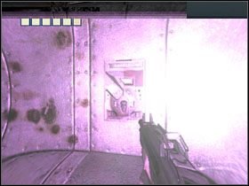 Teraz udaj się ponownie pod drzwi z napisem SECURITY GATE - 29 - Abandoned Equipment Center (2) | Solucja - Kroniki Riddicka: Ucieczka z Butcher Bay - poradnik do gry