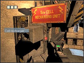 Poza tym znajdziesz tu baterię (Power cell ) - 29 - Abandoned Equipment Center (3) | Solucja - Kroniki Riddicka: Ucieczka z Butcher Bay - poradnik do gry