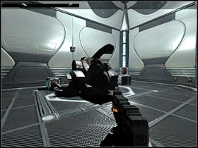 3 - 36 - Facility Control (2) | Solucja | Kroniki Riddicka Ucieczka z Butcher Bay - Kroniki Riddicka: Ucieczka z Butcher Bay - poradnik do gry