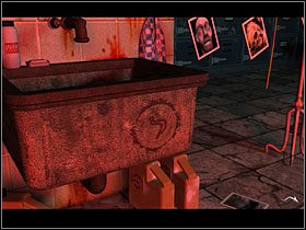 Przyjrzałem się ponownie ciału doktora - 70 [Rozdział 5] Dom Dr Hermanna - The Black Mirror - poradnik do gry