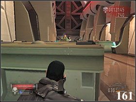 Wchodzimy na górę i przez drzwi (160) - 14.STARK TOWERS | The Punisher - The Punisher - poradnik do gry