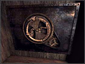 Następnie włóż w widoczny mechanizm pierścień smoka. Po użyciu zabierz go ze sobą. - Karczma i jej okolice cz.7 | Dracula Zmartwychwstanie - Dracula: Zmartwychwstanie - poradnik do gry