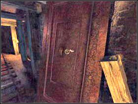 Zrób krok do przodu i po lewej stronie znajdziesz drzwi. Otwórz je i wejdź do pomieszczenia. - Kopalnia cz.3 | Dracula Zmartwychwstanie - Dracula: Zmartwychwstanie - poradnik do gry