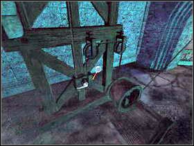 Wejdź do kolejnego pomieszczenia. Zakręć korbką. Zobaczysz, że w głównym holu utworzył się prowizoryczny most. - Zamek cz.2 | Dracula Zmartwychwstanie - Dracula: Zmartwychwstanie - poradnik do gry