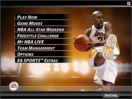 Menu prezentuje się o wiele ładniej niż w poprzedniej odsłonie gry - Poradnik do gry - Menu główne NBA Live 2005 - NBA Live 2005 - poradnik do gry