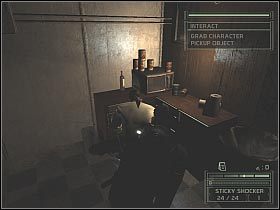 Z Lacerdą wycofaj się w jakieś bezpieczne miejsce, na przykład do jednej z kajut - Maria Narcissa (8) | Panama Canal | Tom Clancys Splinter Cell Chaos Theory - Tom Clancys Splinter Cell: Chaos Theory - poradnik do gry