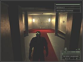 Podejdź do widocznego na pierwszym screenie komputera - MCAS Banco de Panama (8) | Panama | Tom Clancys Splinter Cell Chaos Theory - Tom Clancys Splinter Cell: Chaos Theory - poradnik do gry