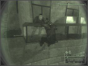 Po dotarciu do drzwi ostrożnie wychyl się - Manhattan Garment District (3) | USA | Tom Clancys Splinter Cell Chaos Theory - Tom Clancys Splinter Cell: Chaos Theory - poradnik do gry