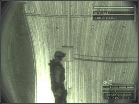 Wejdź do budynku, przy którym znajdują się zgaszone już światła (drobna uwaga: mógłbyś spróbować przedostać się wskakując od zewnątrz na piętro, ale osobiście nie polecam tego rozwiązania) - Manhattan Garment District (6) | USA | Tom Clancys Splinter Cell Chaos Theory - Tom Clancys Splinter Cell: Chaos Theory - poradnik do gry