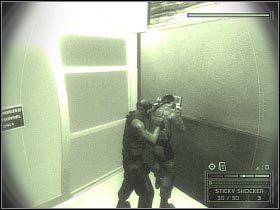 Podejdź do znajdującego się tu komputera - Offices of Displace International (4) | USA | Splinter Cell Chaos Theory - Tom Clancys Splinter Cell: Chaos Theory - poradnik do gry