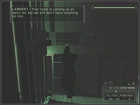 Jeżeli chcesz, możesz wrócić się na dół, aby złapać i przesłuchać mężczyznę, który pojawił się w tym pomieszczeniu (pierwszy screen) - Offices of Displace International (6) | USA | Splinter Cell Chaos Theory - Tom Clancys Splinter Cell: Chaos Theory - poradnik do gry