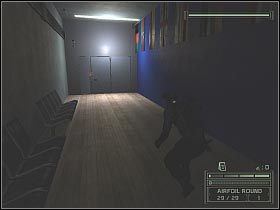 Zaczekaj, aż kamera odwróci się maksymalnie w lewo i podbiegnij do drzwi - Offices of Displace International (7) | USA | Splinter Cell Chaos Theory - Tom Clancys Splinter Cell: Chaos Theory - poradnik do gry