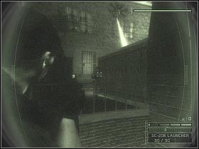 Aby przedostać się na sąsiedni dach będziesz musiał skorzystać z zawieszonych u góry rur (pierwszy screen) - National Data Trunk [2] (2) | South Korea | Splinter Cell Chaos Theory - Tom Clancys Splinter Cell: Chaos Theory - poradnik do gry