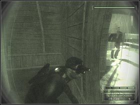 Dojdziesz do zamkniętych drzwi, które oczywiście otwórz - Shinjuku District Bath House (2) | Japan | Splinter Cell Chaos Theory - Tom Clancys Splinter Cell: Chaos Theory - poradnik do gry