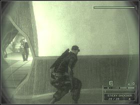 Skieruj się do wejścia do łaźni (nie wychodź jeszcze na zewnątrz - Shinjuku District Bath House (2) | Japan | Splinter Cell Chaos Theory - Tom Clancys Splinter Cell: Chaos Theory - poradnik do gry