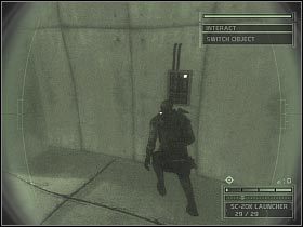 Zgaszenie światła z całą pewnością zainteresuje znajdujących się tu wartowników - Japanese Defence Ministry (1) | Japan | Splinter Cell Chaos Theory - Tom Clancys Splinter Cell: Chaos Theory - poradnik do gry