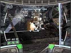Będąc w środku podnieś nową broń i wyceluj w rurę z paliwem podczepioną przy moście - A Bridge Too Far - Kampania III - Star Wars: Republic Commando - poradnik do gry