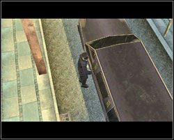 Wychodzimy na powierzchnię i zbliżamy się do stojącej przed wejściem do restauracji limuzyny - Ambush at The Wang Fou Restaurant - Hong Kong - Hitman: Codename 47 - poradnik do gry