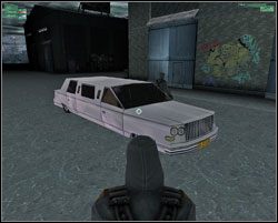 Warto udać się na tyły magazynów 13 i 14 - stojących naprzeciw statku - Plutanium Runs Loose - Europa - Hitman: Codename 47 - poradnik do gry