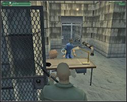 Pierwszą osobą do zlikwidowania jest portier po lewej stronie od wejścia - Meet Your Brother - Europa - Hitman: Codename 47 - poradnik do gry