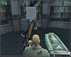 Tam spotykamy się z profesorem - miejcie jakąś spluwę w garści bo to już ostatni przeciwnik w waszej karierze - Meet Your Brother - Europa - Hitman: Codename 47 - poradnik do gry