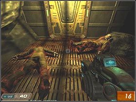 W trakcie pojedynku musisz uważać, aby demon nie znalazł się zbyt blisko Twojej osoby (w zwarciu jest znacznie groźniejszy, niż w walce na odległość) - Erebus - Level 2 cz.1 | Doom 3 Resurrection of Evil - Doom 3: Resurrection of Evil - poradnik do gry