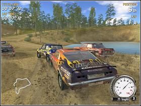 Pierwsze dwa zakręty (widoczne na screenie) pokonujemy zapewne bezproblemowo, jednak trochę nogę z gazu wypadałoby spuścić szczególnie w przypadku tego drugiego - Bronze Class (3) | Trasy | FlatOut - FlatOut - poradnik do gry