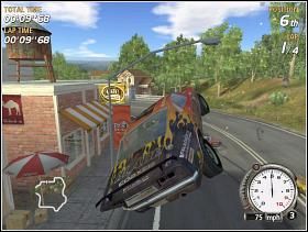 Trasa prowadząca przez typowe amerykańskie miasteczko (w tym przypadku jest to Whattahoo) - Silver Class (2) | Trasy | FlatOut - FlatOut - poradnik do gry