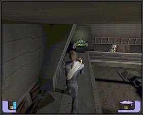 Wejdź za skrzynie, podejdź do ściany i weź nową broń - karabin dezrupcyjny [1] - - DS9 Betrayal | WORF | Star Trek Deep Space Nine The Fallen - Star Trek Deep Space Nine: The Fallen - poradnik do gry