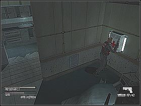 Kolejna większa grupa potworów zaatakuje Cię niedaleko białej beczki (pierwszy screen), którą dobrze byłoby wysadzić w powietrze - Find Kamskys laptop (2) | Platforma | Cold Fear - Cold Fear - poradnik do gry