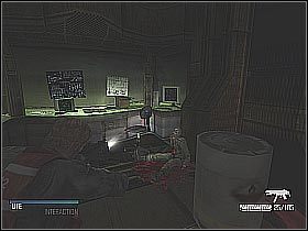 Podejdź do biurka i podnieś leżące na nim materiały wybuchowe - Find the room with the C4 (2) | Platforma | Cold Fear - Cold Fear - poradnik do gry