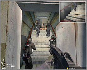 2 - Restauracja Food Wall - Akcja | Misja 1 w SWAT 4 - SWAT 4 - poradnik do gry