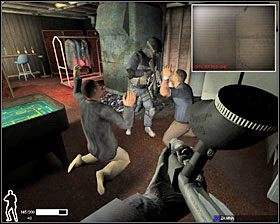 Wchodzimy z całą grupą do pomieszczenia ochrony - Northside Vending - Akcja | Misja 7 w SWAT 4 - SWAT 4 - poradnik do gry