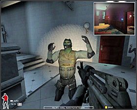 Raz jeszcze podkreślam rolę, jaką pełnią niebiescy - cały czas muszą pilnować, abyśmy nie zostali zaskoczeni od tyłu przez przeciwników, którzy zwabieni strzałami mogą nas zaatakować prawie z każdej strony - Hurtownia Jubilerska DuPlessis - Akcja | Misja 8 w SWAT 4 - SWAT 4 - poradnik do gry