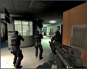 Czerwoni klin drzwi do 2 - Szpital św. Michała - Akcja | Misja 10 w SWAT 4 - SWAT 4 - poradnik do gry