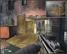 Wchodzimy przez otwór w ścianie - Wollcot Projects - Akcja | Misja 11 w SWAT 4 - SWAT 4 - poradnik do gry