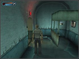 Zeskakujemy w stronę widocznego na powyższym rysunku okna, którym dostajemy się do wnętrza szpitala - [Solucja] Etap 6 | Second Sight - Second Sight - poradnik do gry