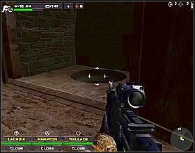 Przejdź na kuckach przez drzwi i podejdź do dziury z prawej, skąd bez problemów zastrzelisz kilku przeciwników na dole [1] - Misja 4 | Close Combat First to Fight - Close Combat: First to Fight - poradnik do gry