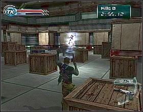 Kolejne stojące przed tobą zadanie polega na rzucaniu skrzyniami w nadchodzących kaskaderów - Solitary Confinement (1) | Misja 1 | Psi-Ops The Mindgate Conspiracy - Psi-Ops: The Mindgate Conspiracy - poradnik do gry