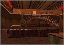 Wewnątrz magazynu aż roi się od gangsterów, na szczęście jest tu wiele skrytek i załomów - GTA San Andreas: Tenpenny (G) - Los Santos, solucja, opis przejścia - GTA San Andreas - poradnik do gry