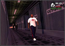 Musisz teraz przedrzeć się do kabiny pilota - GTA San Andreas: Air Yard (znaczek samolotu) - Aktywa - GTA San Andreas - poradnik do gry